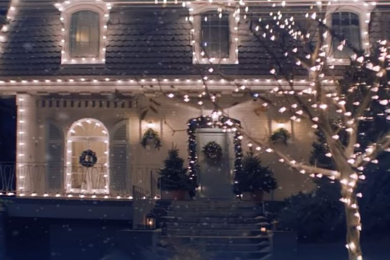 Elfy same w domu – świąteczna kampania Pepsi [VIDEO]